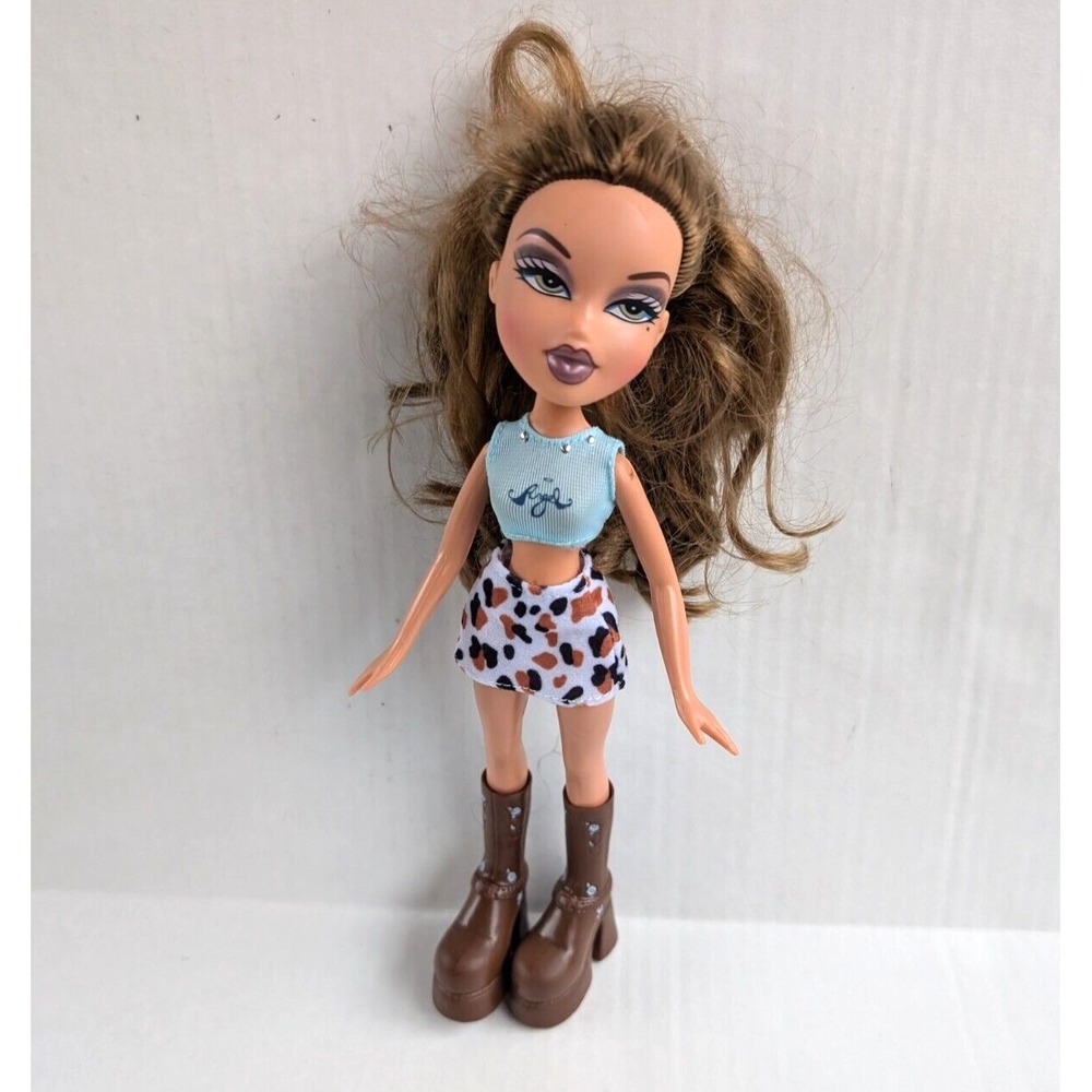 Vintage Bratz Yasmin Doll 2001 MGA‎ Angel Shirt Spotted Skirt Brown Boots